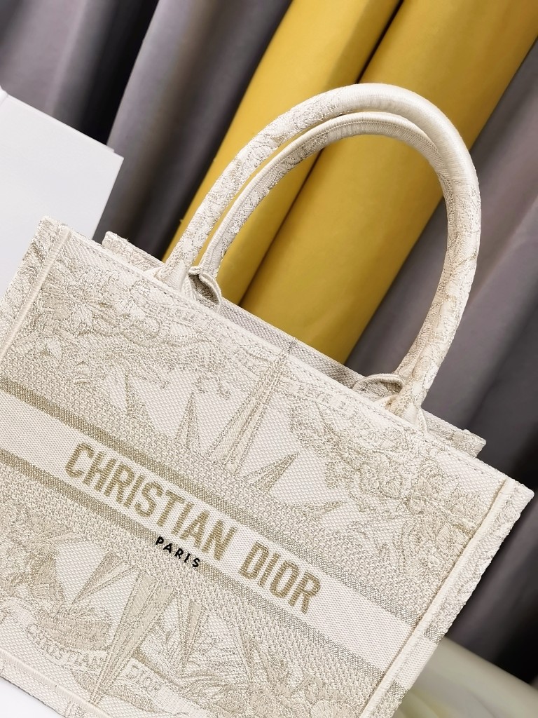 Christian Dior Shopping Bags